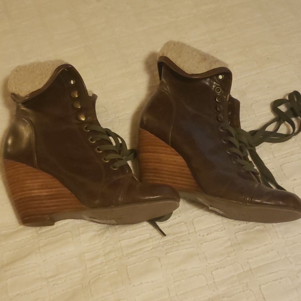 Chelsea crew brown wedge boots